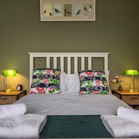 Dovecote House Beeston Private Parking 15Mins From Nottingham City Centre Close To Qmc Hospital Buitenkant foto