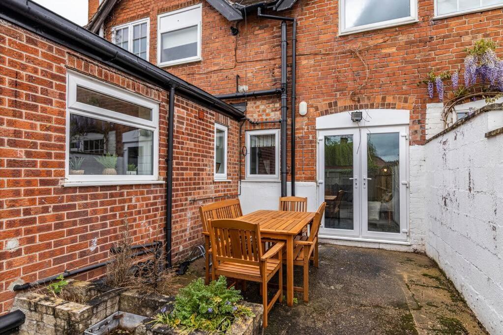 Dovecote House Beeston Private Parking 15Mins From Nottingham City Centre Close To Qmc Hospital Buitenkant foto